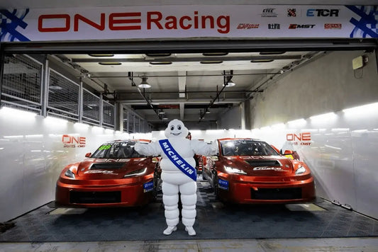 Track-Ready: ONE Brand WrapsNingbo ETCR Racer